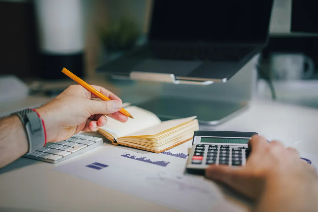 In-person vs remote accountant guide for people searching accountants near me in Slough