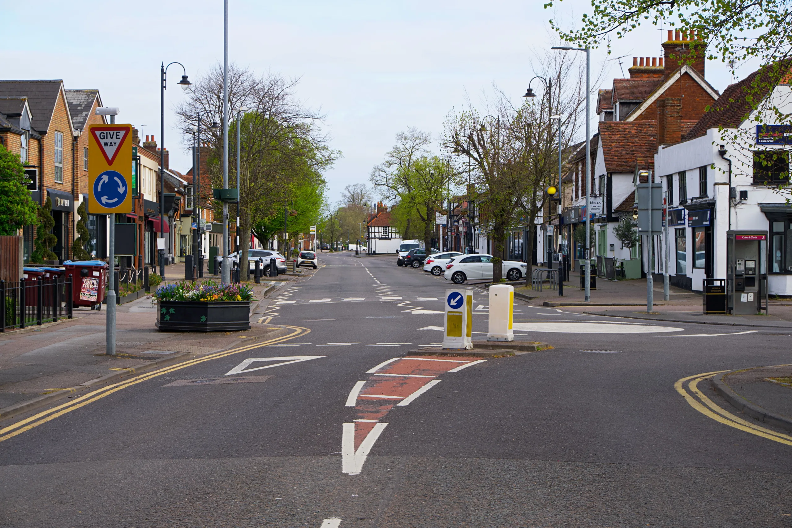 Accountant discussing tax planning with a freelance media professional in Beaconsfield